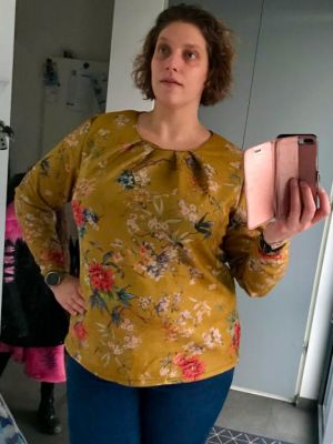 Kreer dit eget mønster til bluse med læg, perfekt for kreativ syning.