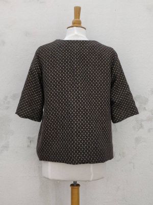 Digitalt symønster for kort bluse med knapper.