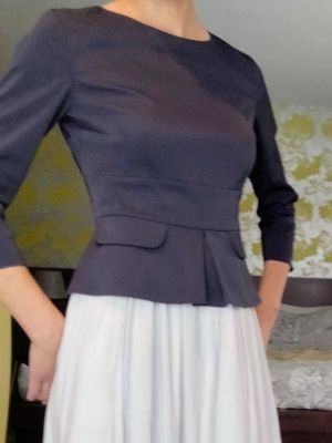 DIY syprojekt, tilpas din bluse med peplum og lange ærmer.