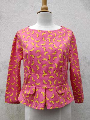 Digitalt symønster for bluse med peplum og lommeklap.
