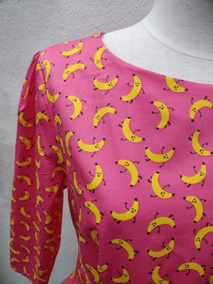 Syinspiration for bluse med peplum og lommeklap.