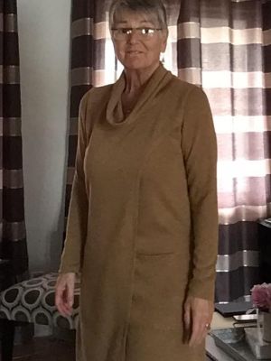 Symønster 4237 – sweater med vandfaldskrave og 3/4 ærmer.