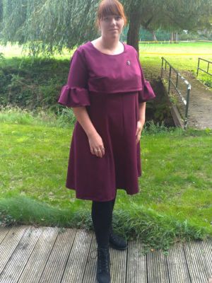 Sy perfekt kjole og bolero med tilpasseligt mønster.