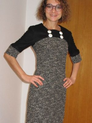 Kreer dit mønster, sy-inspiration for moderne designs – sy en stilfuld mini-kjole.