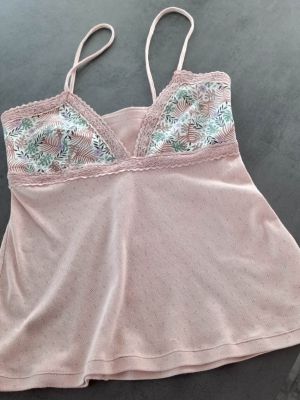 Digitalt symønster for kort chemise med stropper – stilfuldt DIY syprojekt.