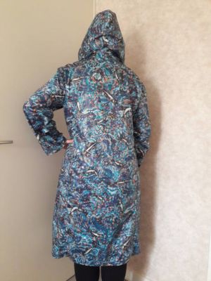 Digitalt symønster for trendy 5477 frakke med unik asymmetrisk lukning.
