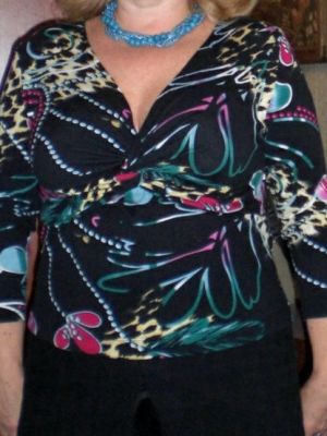 Bluse med drapering foran til dame