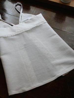 Tilpas din chemise-natkjole – unik stil med personlig frontbinding.